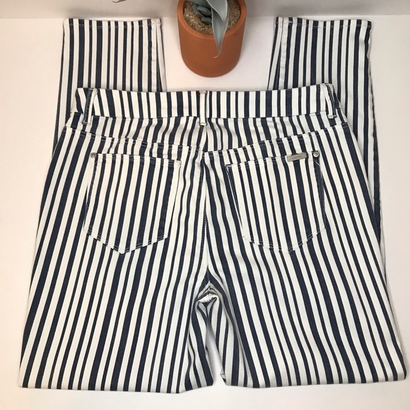 Chico’s So Slimming Striped Girlfriend Jeans - 6 - Picture 8 of 17